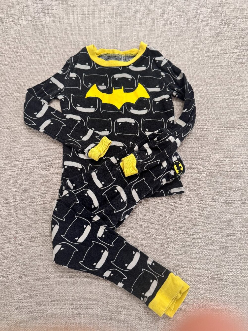 Justice League Batman Boys Pajama Set Long Sleeve Top Pants Black Yellow 5T